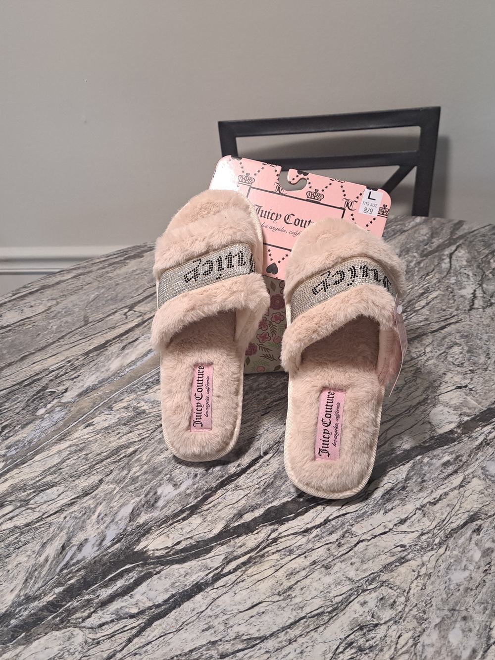 Juicy Couture
Gravity 2 Pink
Embellished Slippers
.
. . . . . ....
.
Slippers is - Picture 6 of 14